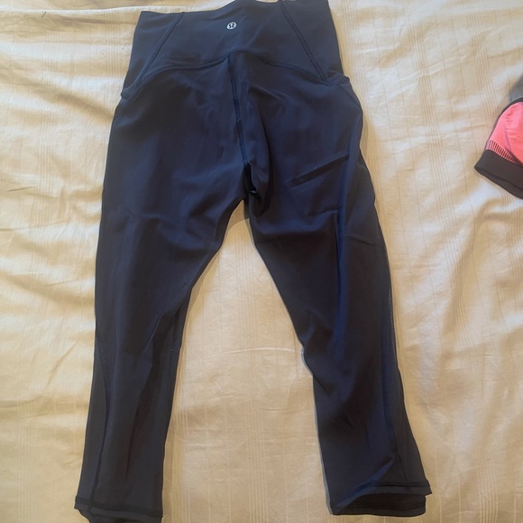 lululemon navy mesh align capri leggings - Picture 1 of 3